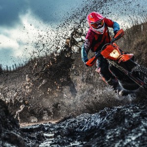 开云ios下载-登山跑酷联合挑战，跨越山巅极限，攀登的跑酷